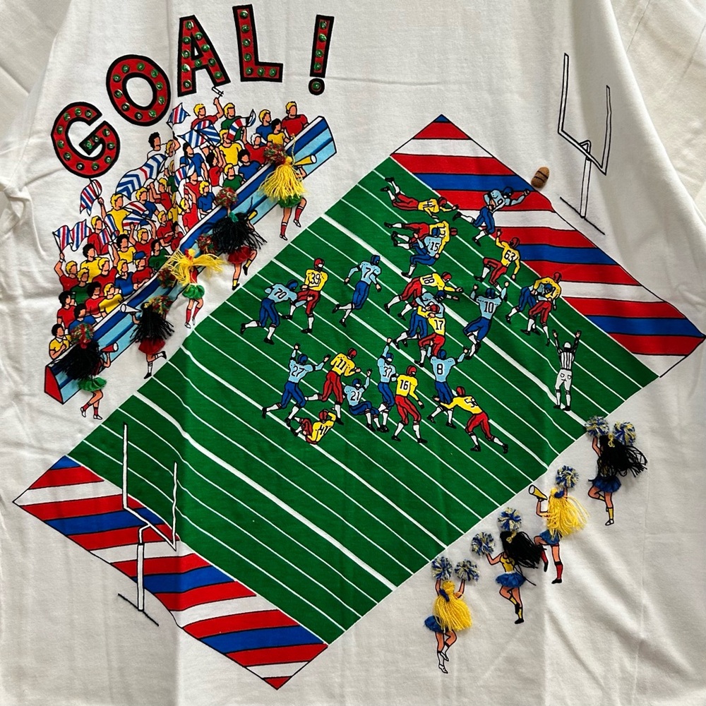 VINTAGE 90’s 3-D FOOTBALL 🏈 ARPILLERA T-SHIRT